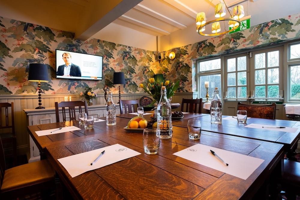 The Carnarvon Arms Hotel Newbury  Ngoại thất bức ảnh
