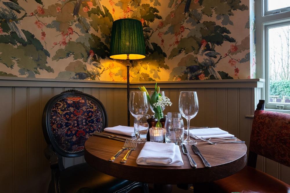 The Carnarvon Arms Hotel Newbury  Ngoại thất bức ảnh