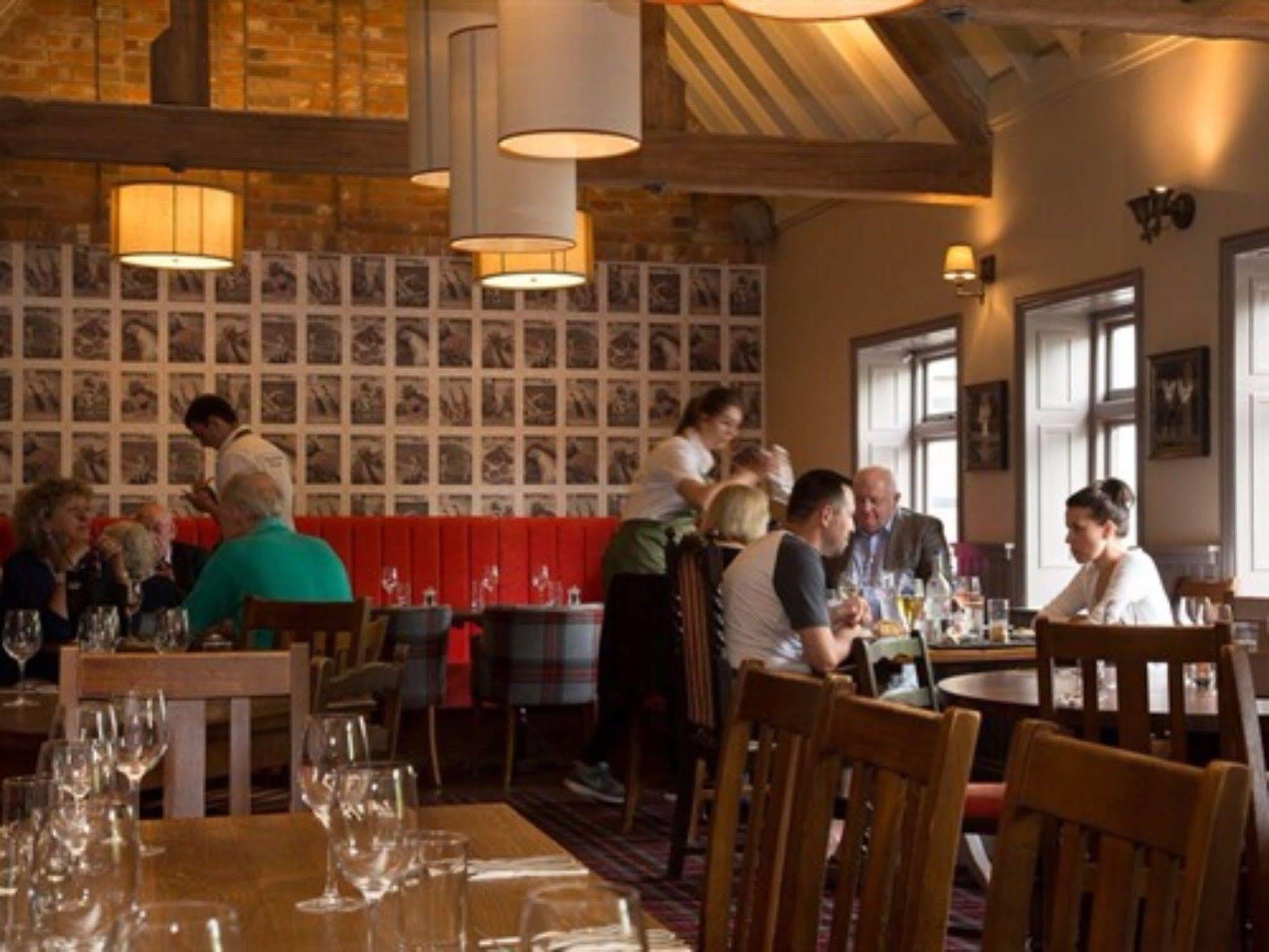 The Carnarvon Arms Hotel Newbury  Ngoại thất bức ảnh