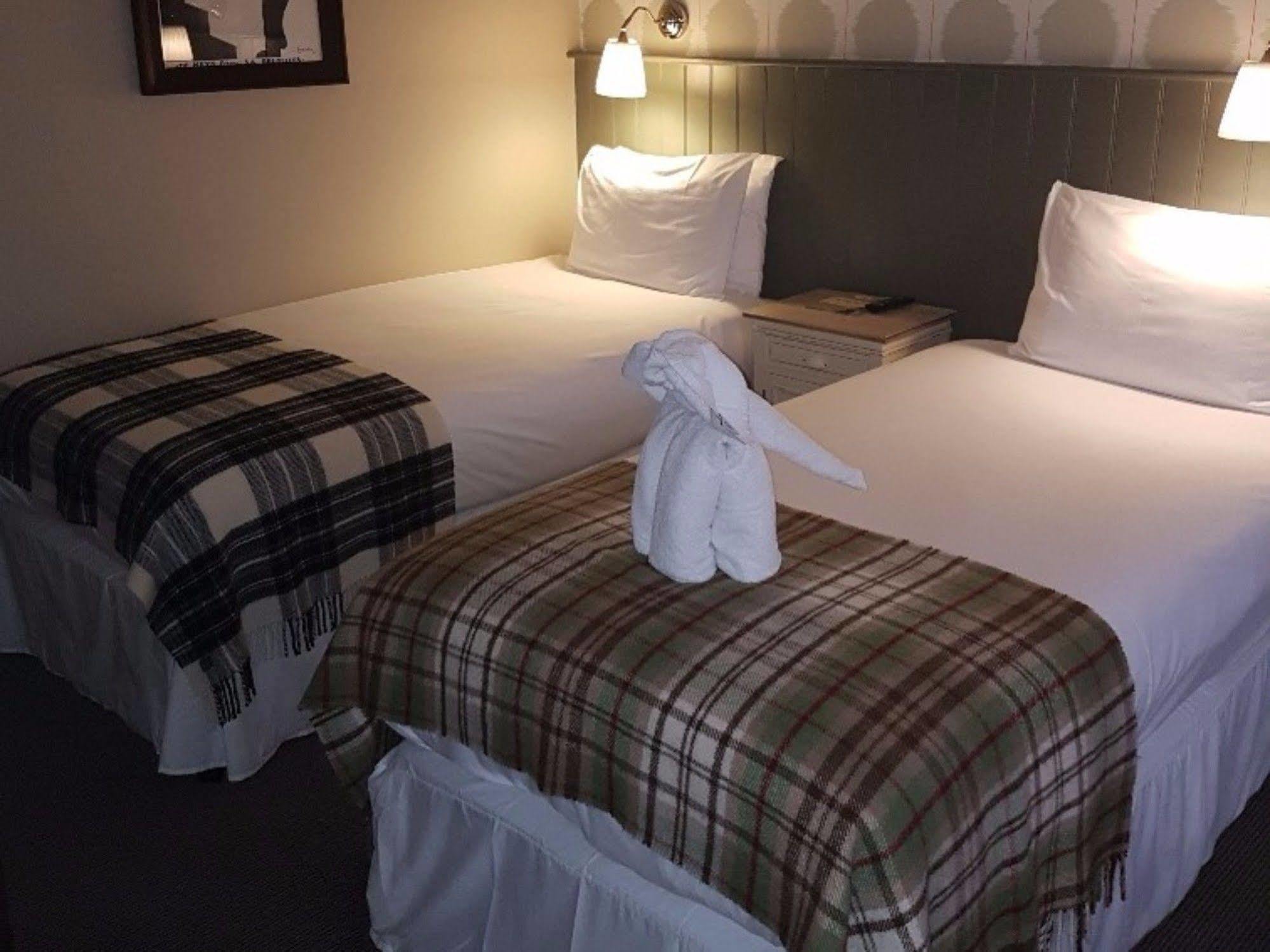The Carnarvon Arms Hotel Newbury  Ngoại thất bức ảnh